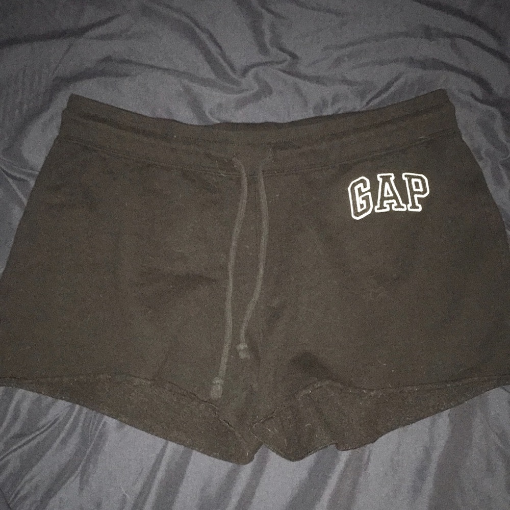 GAP Women’s Medium Black Shorts